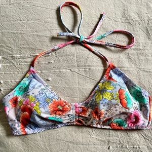 VICTORIA’S SECRET Bralette Swim Top w. Removable Padding